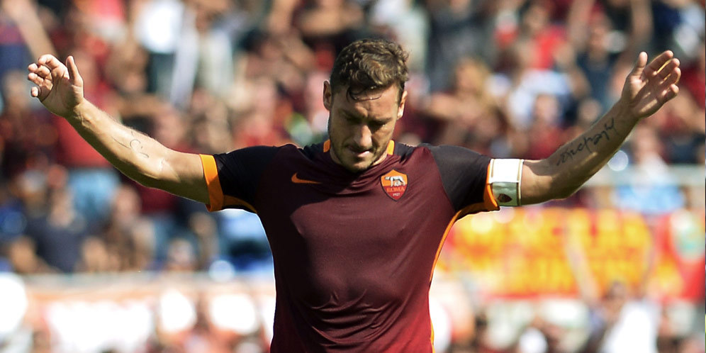 Francesco Totti Ukir Gol ke-300 untuk Roma