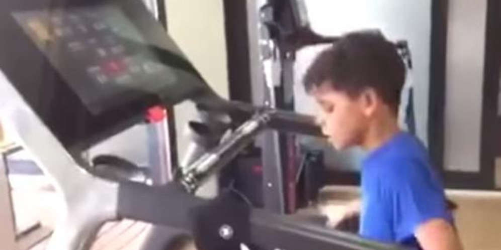 Ronaldo Asah Kebugaran Bareng Cristiano Jr Ronaldo Asah Kebugaran Bareng Cristiano Jr