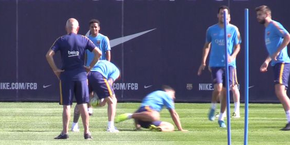 Messi Kerjai Neymar, Suarez Kena Batunya Messi Kerjai Neymar, Suarez Kena Batunya
