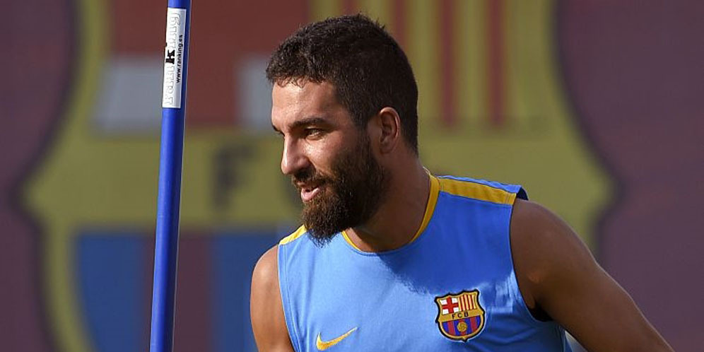 FIFA Tolak Pendaftaran Arda Turan FIFA Tolak Pendaftaran Arda Turan