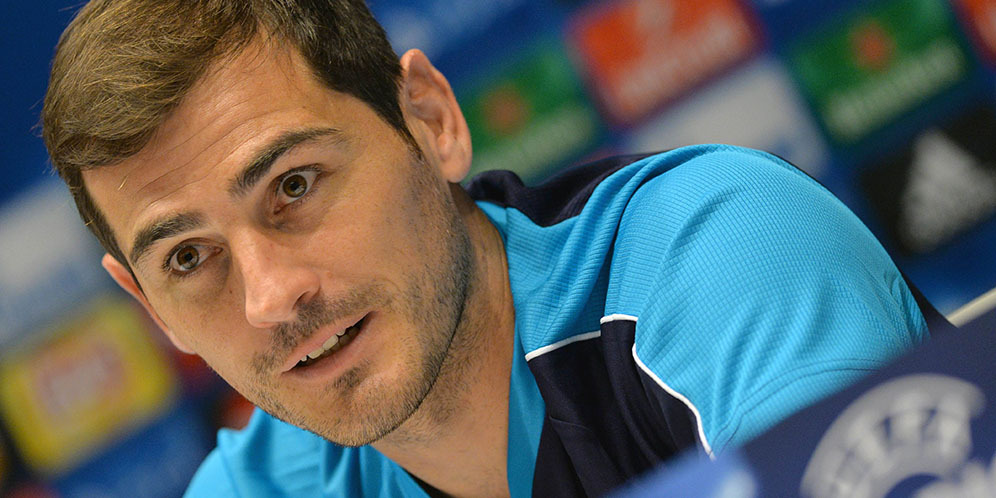 Casillas Rela Disalahkan Atas Gol Willian Casillas Rela Disalahkan Atas Gol Willian