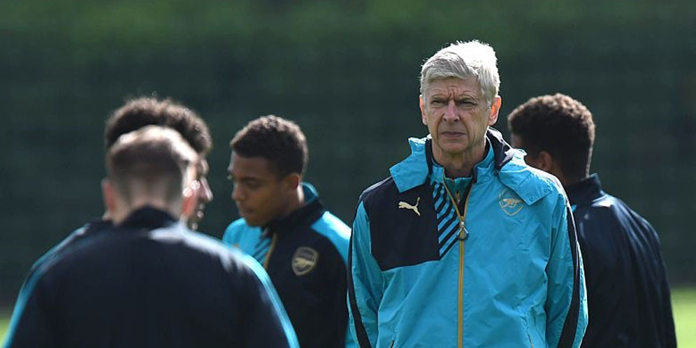 Arsenal Remehkan Liga Champions Arsenal Remehkan Liga Champions