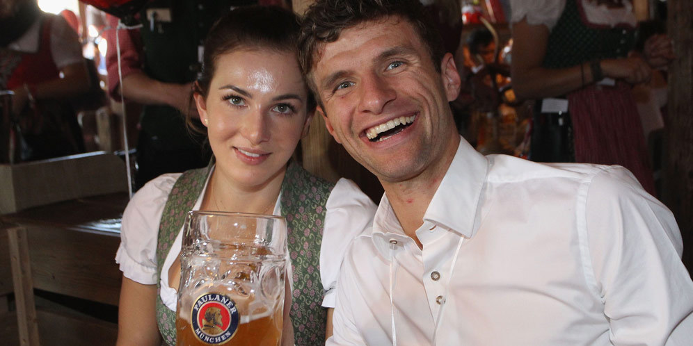 Pesta Bir Oktoberfest Tak Akan Bikin Thomas Muller Mabuk Pesta Bir Oktoberfest Tak Akan Bikin Thomas Muller Mabuk