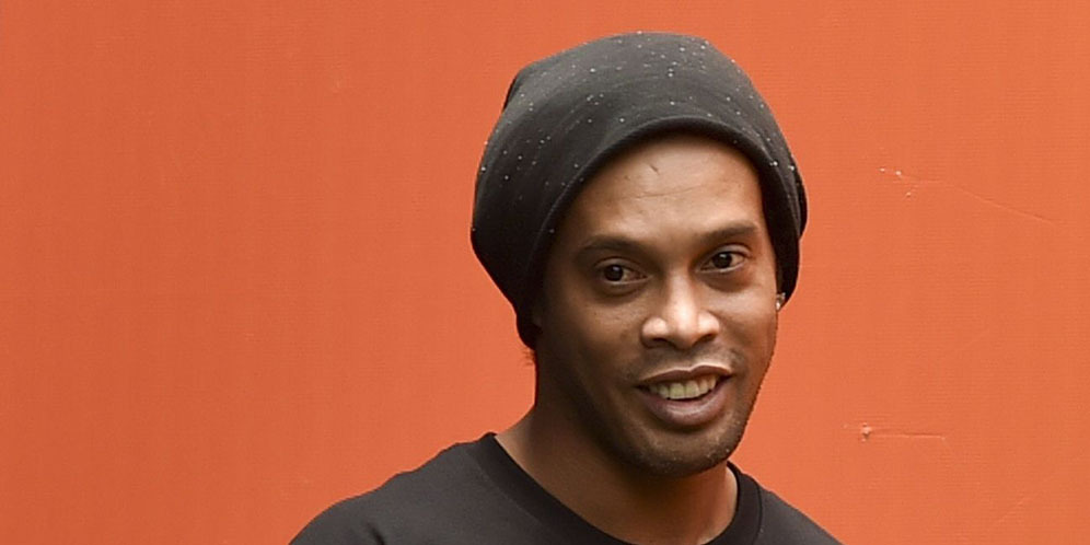 Selfie Tersedih di Dunia Jadi Milik Ronaldinho? Selfie Tersedih di Dunia Jadi Milik Ronaldinho?