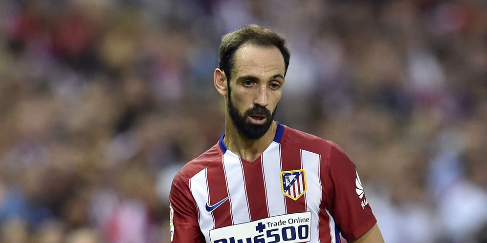 Juanfran: Tenang, Atletico Punya Pelatih Terbaik di Dunia Juanfran: Tenang, Atletico Punya Pelatih Terbaik di Dunia