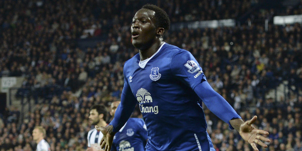 Carragher Minta Liverpool Netralisir Lukaku Carragher Minta Liverpool Netralisir Lukaku