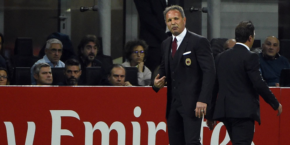 Mihajlovic: Milan Layak Dibantai Napoli Mihajlovic: Milan Layak Dibantai Napoli
