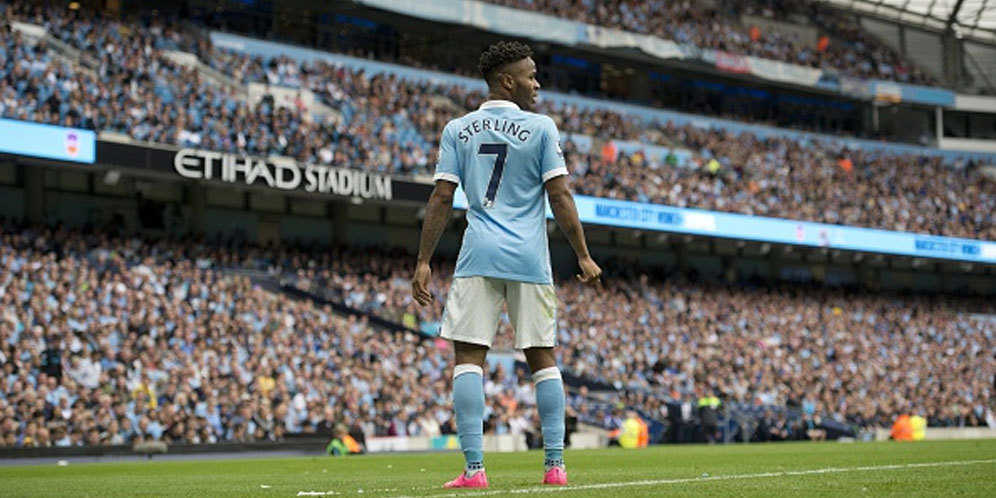Joe Hart: Sterling Tak Terbebani dengan Harga Mahalnya Joe Hart: Sterling Tak Terbebani dengan Harga Mahalnya