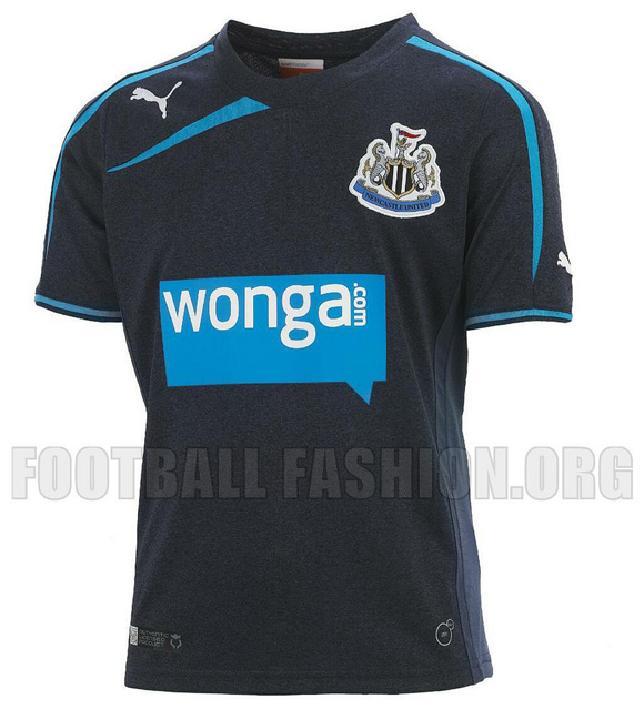 Jersey bersponsor Wonga yang dipermasalahkan Cisse dan Newcastle. (c) FF