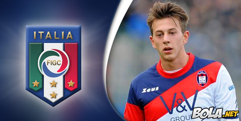 EDITORIAL: Bernardeschi, Pemuda Yang 'Sisihkan' Totti EDITORIAL: Bernardeschi, Pemuda Yang 'Sisihkan' Totti