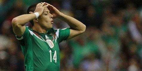 Javier Hernandez (c) AFP