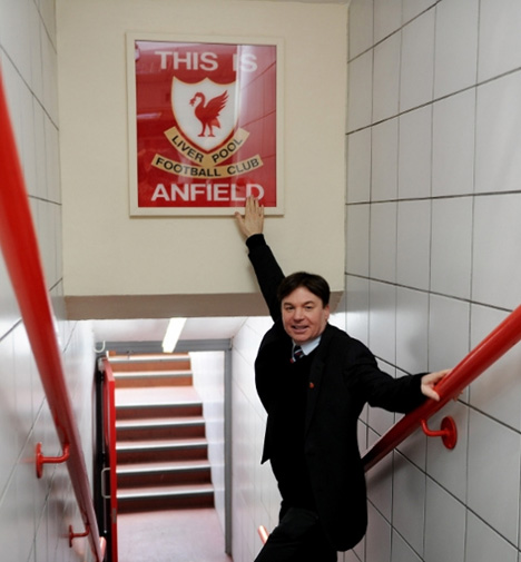 Mike Myers di Anfield (c) LFC