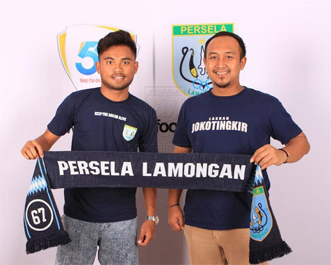 Sadil Ramdani (kiri) gabung Persela Lamongan.