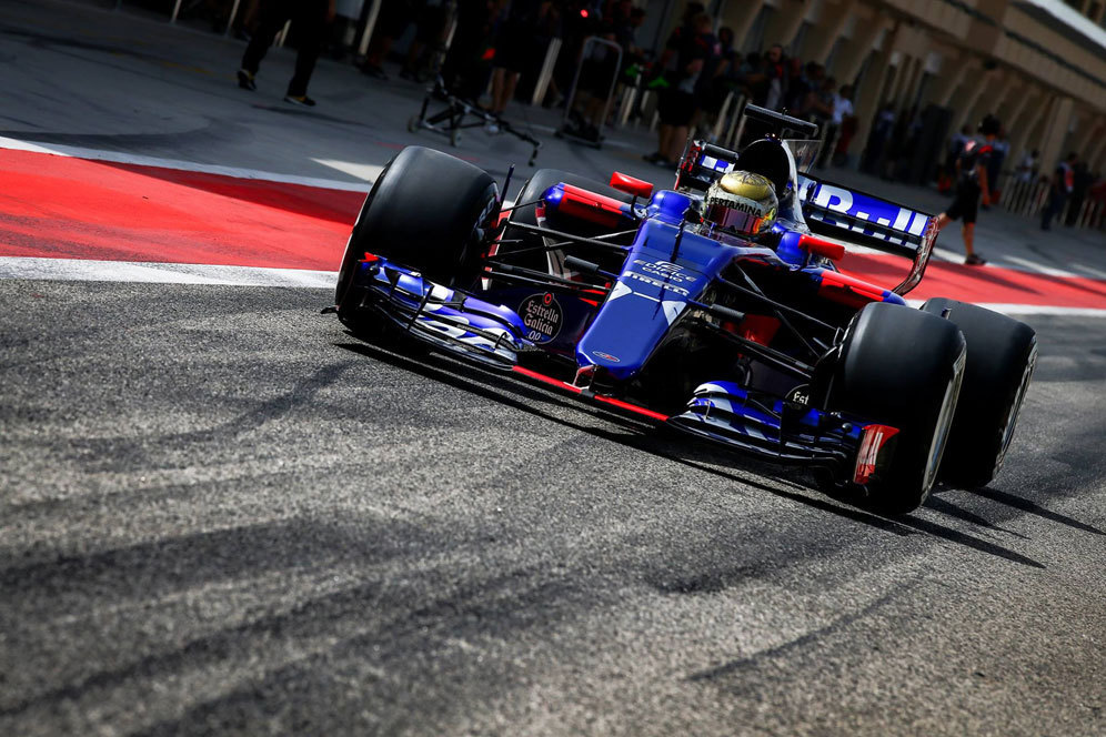Sean Gelael di atas STR12 milik Scuderia Toro Rosso. (c) Scuderia Toro Rosso