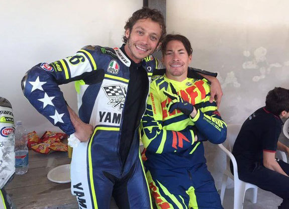 Valentino Rossi dan Nicky Hayden (c) Twitter/ValeYellow46