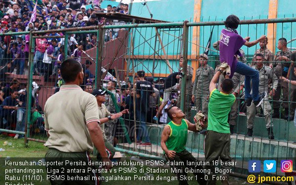 Kericuhan yang terjadi pasca laga Persita Tangerang vs PSMS Medan