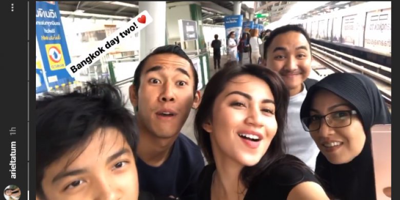 Unggahan Instastory Ariel Tatum di Thailand