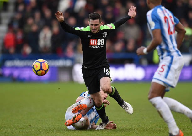 Lewis Cook (c) AFP