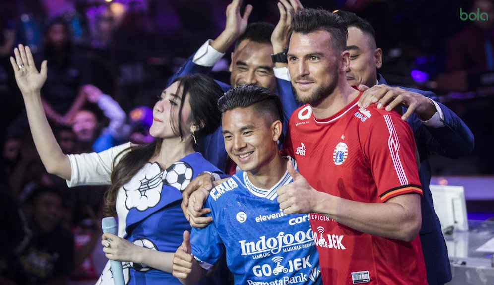 Marko Simic dan Kim Kurniawan Saling Berangkulan