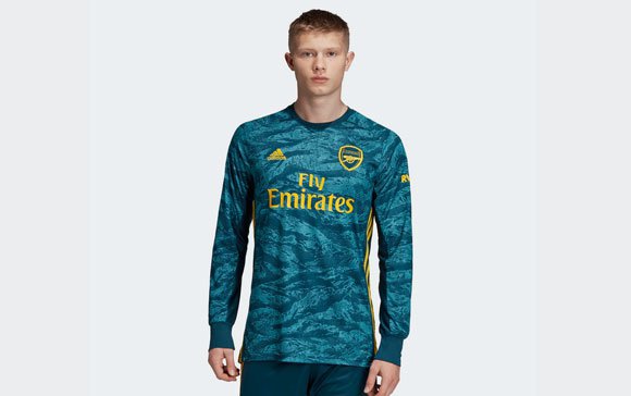 Penampakan penuh Jersey kandang kiper Arsenal 2019/2020 (c) Adidas UK