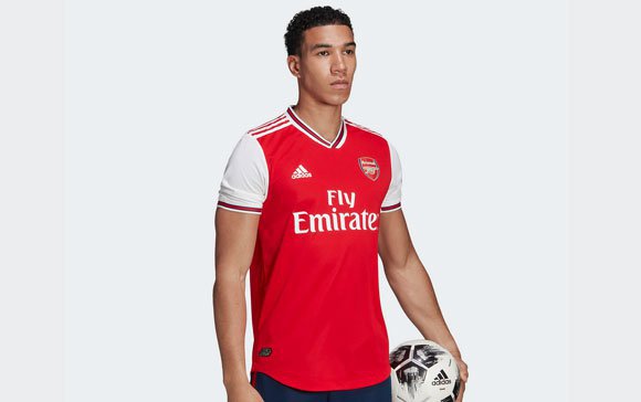 Penampakan penuh jersey kandang Arsenal 2019/2020 (c) Adidas UK