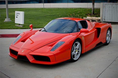 Ferrari Enzo ini diharapkan mampu terjual pada rentang harga antara US$ 4-6 juta atau sekitar Rp 53,6 sampai 80,4 miliar. (c) wikipedia
