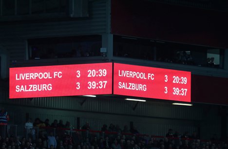 Insiden salah skor di Anfield (c) AP Photo