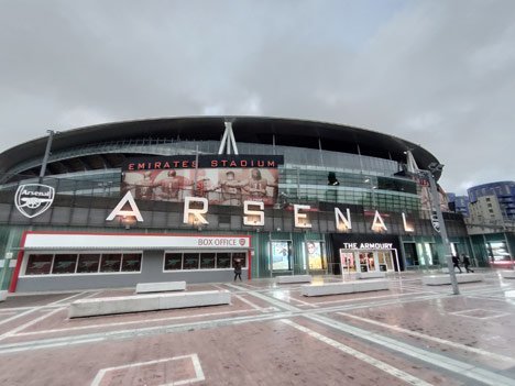 Penampakan Emirates Stadium dari Luar (c) Nexify/Fitri Apriani