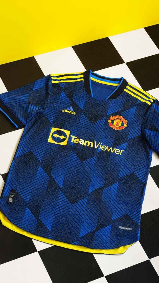 Jersey ketiga Manchester United 2021/22 (c) MUFC