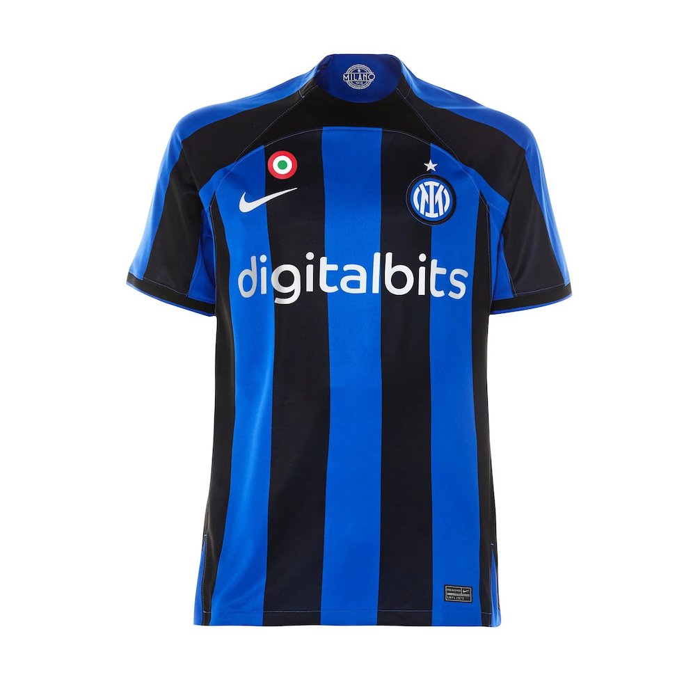 Tampak depan Jersey kandang Inter Milan 2022/23 (c) FCIM Official