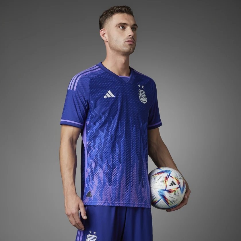 Jersey tandang Argentina untuk Piala Dunia 2022 (c) Adidas