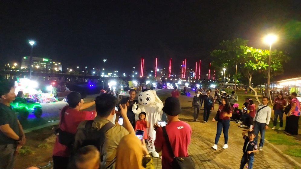 Destinasi terakhir malam mingguan Laeeb di Makassar adalah taman Lego-lego (c) SCM