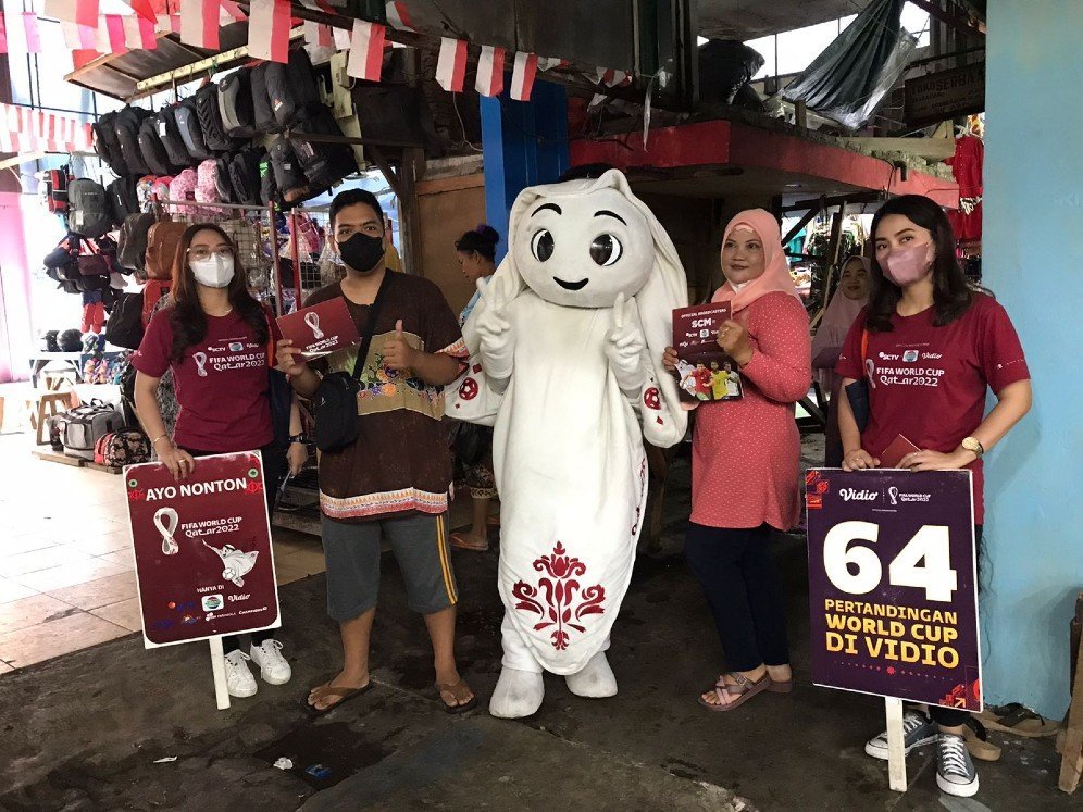 Laeeb menyapa warga di Pasar Larangan Sidoarjo, Sabtu (19/11/2022) (c) SCM