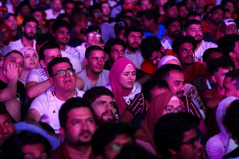 Suasana di fan zone saat laga pembuka Piala Dunia 2022 antara Qatar vs Ekuador (c) AP Photo/Petr David Josek