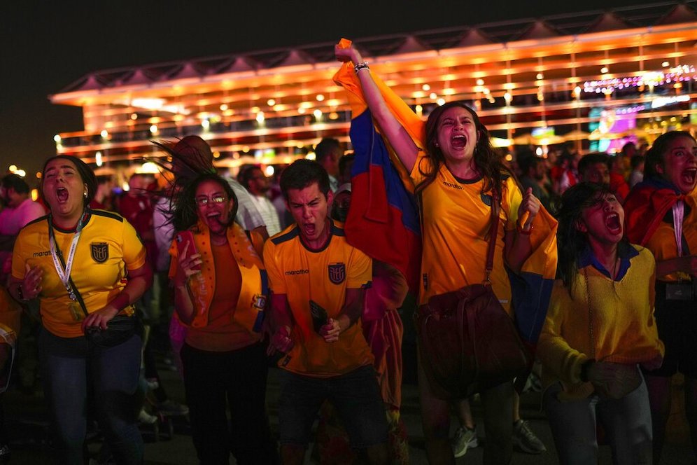 Suasana di fan zone saat laga pembuka Piala Dunia 2022 antara Qatar vs Ekuador (c) AP Photo/Francisco Seco