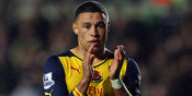 Video: Pemain Sutton Coba Tanduk Chamberlain Video: Pemain Sutton Coba Tanduk Chamberlain