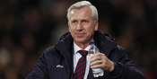 Legenda Palace Minta Alan Pardew Balaskan Dendam Tahun 1990 Ke MU Legenda Palace Minta Alan Pardew Balaskan Dendam Tahun 1990 Ke MU