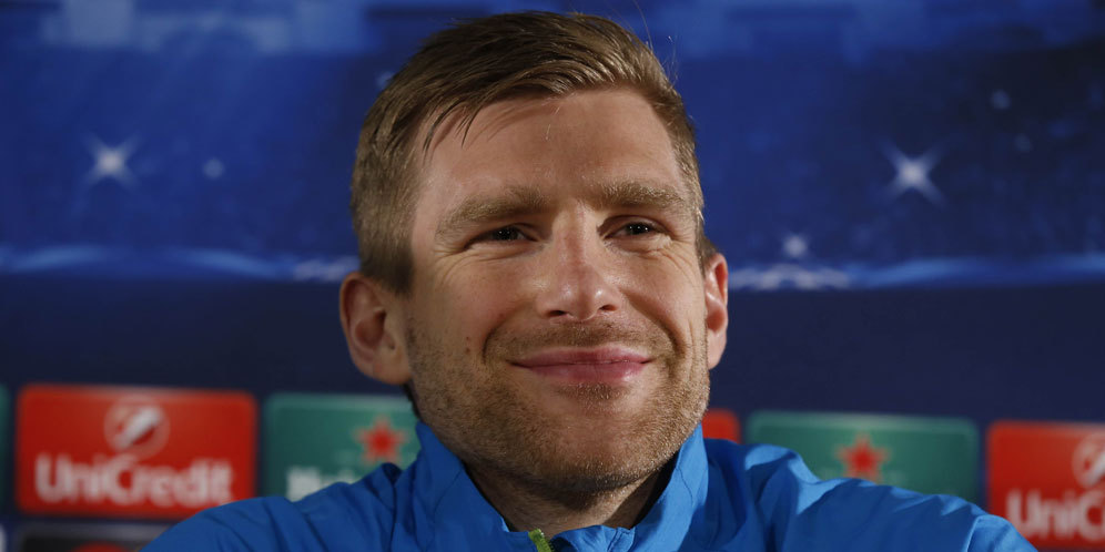 Mertesacker Akui Rumor Sanchez Cukup Mengganggu Mertesacker Akui Rumor Sanchez Cukup Mengganggu