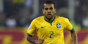 Dani Alves Tak Sedih Absen Bela Timnas Brasil Dani Alves Tak Sedih Absen Bela Timnas Brasil