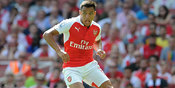 Jenkinson Anggap Sanchez Sekelas Messi & Ronaldo