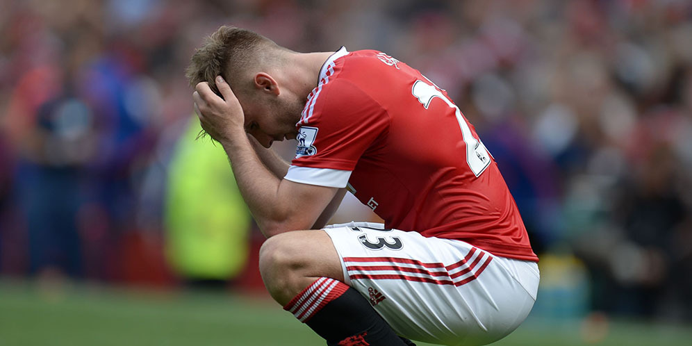 Striker Northampton: Mou Harusnya Tak Kritik Shaw