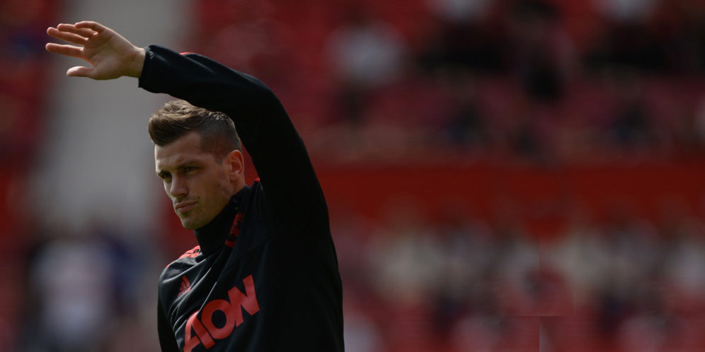 Morgan Schneiderlin, Dinamo Lini Tengah MU vs CSKA Moskow