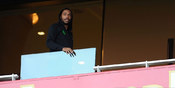 Thierry Henry Terkejut Dengan Serangan Teror Bom di Paris Thierry Henry Terkejut Dengan Serangan Teror Bom di Paris