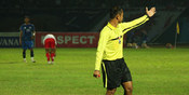 Wasit Oki Dwi Putra Bercerita Tentang Derby Terpanas di Indonesia Wasit Oki Dwi Putra Bercerita Tentang Derby Terpanas di Indonesia