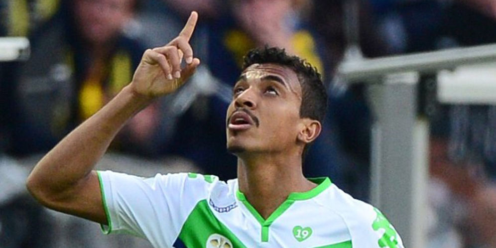Luiz Gustavo (c) AFP