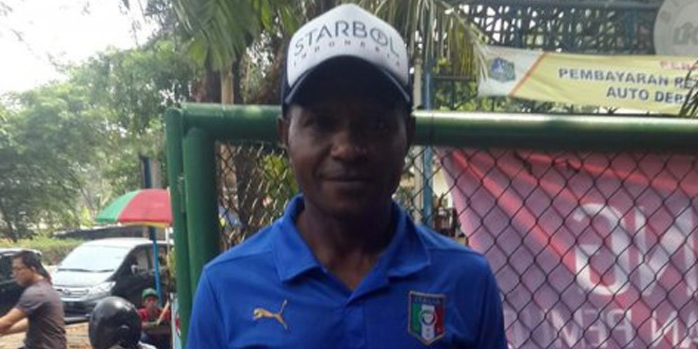 Alex Pulalo, Eks Arema Malang yang Kini Beralih Profesi Menjadi Supir Alex Pulalo, Eks Arema Malang yang Kini Beralih Profesi Menjadi Supir