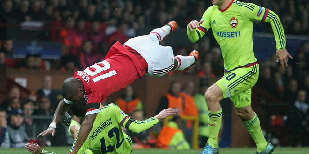 Keane Ikut Kecam Aksi Diving Memalukan Young Keane Ikut Kecam Aksi Diving Memalukan Young