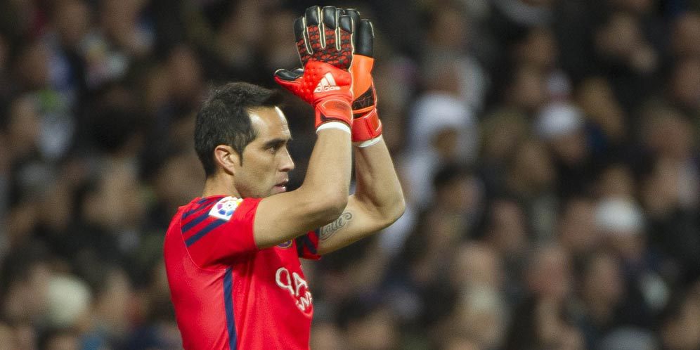 Claudio Bravo Masuk Daftar Jual Barcelona
