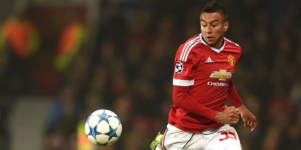 Pelatih Inggris U-21 Heran Lingard Bertahan di Old Trafford Pelatih Inggris U-21 Heran Lingard Bertahan di Old Trafford