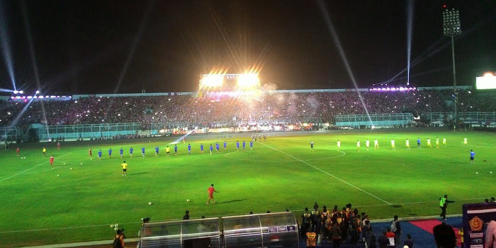 Puluhan Ribu Aremania Padati Pembukaan Piala Jenderal Sudirman Puluhan Ribu Aremania Padati Pembukaan Piala Jenderal Sudirman